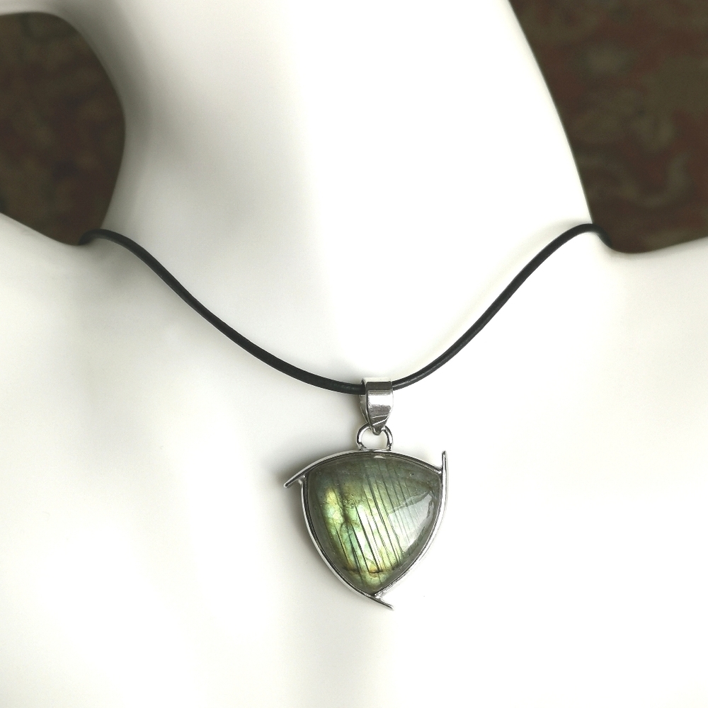 Sterling silver Green Flash labradorite pendant Necklace 🆕